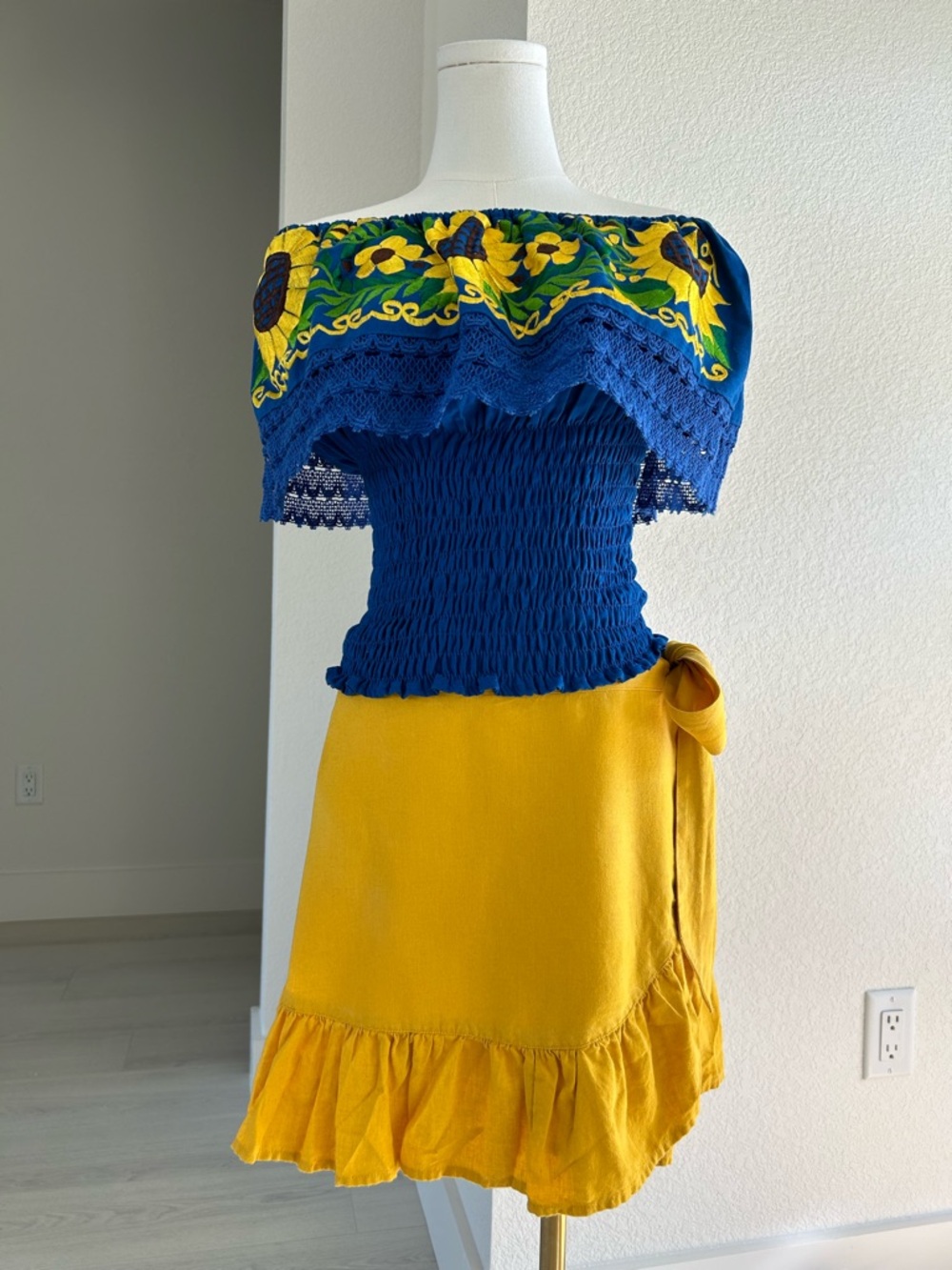 Aerie Mustard Yellow Ruffle Wrap Mini Skirt Womens M - Picture 4 of 8
